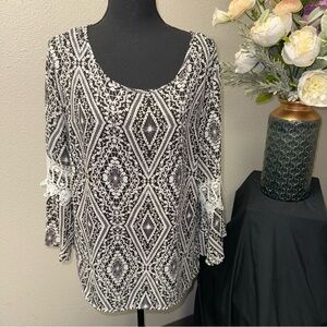 Zac & Rachel XL Black White Geometric Print Tunic Top Lace Sleeve Detail